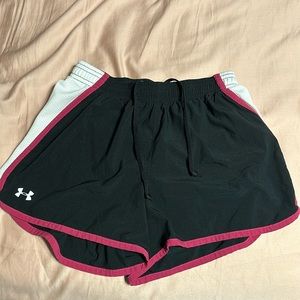 I am selling these Under Armour shorts.